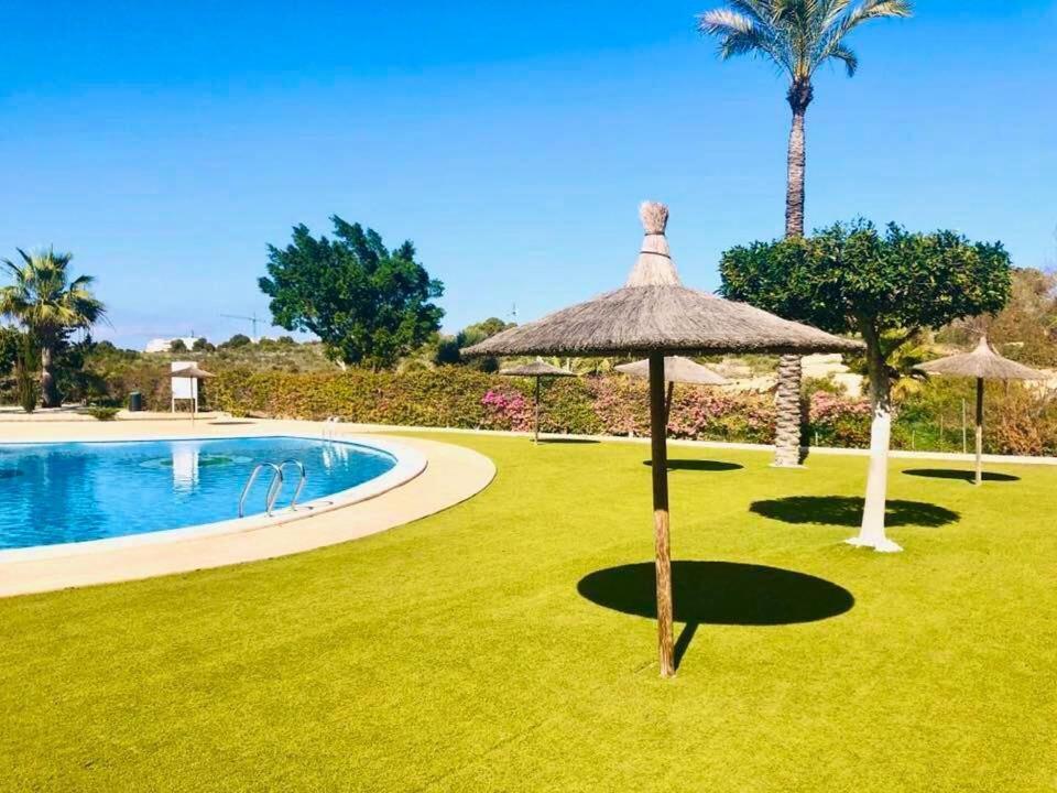 Casa Beth Villamartin 2 Bedroom/ 2 Bathroom With Pool โอริอุเอลา ภายนอก รูปภาพ